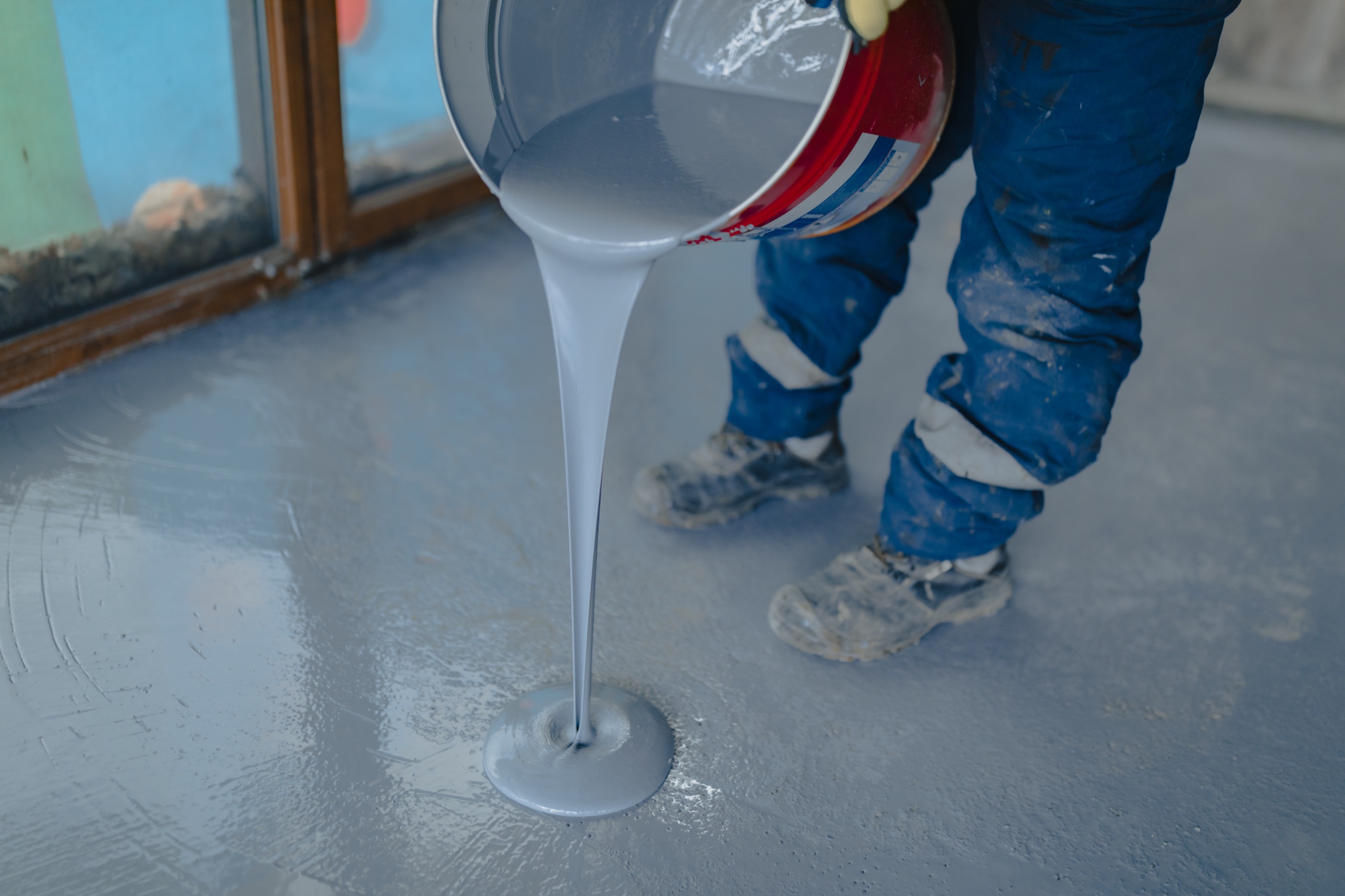 Pull-off adhesion test on concrete substrate